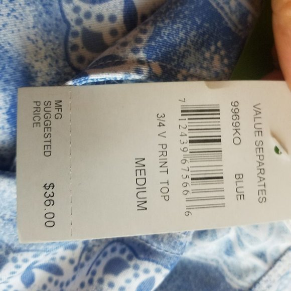 Cathy Daniels Beautiful Designed Blue Shirt size large (tags were removed) - Picture 3 of 3